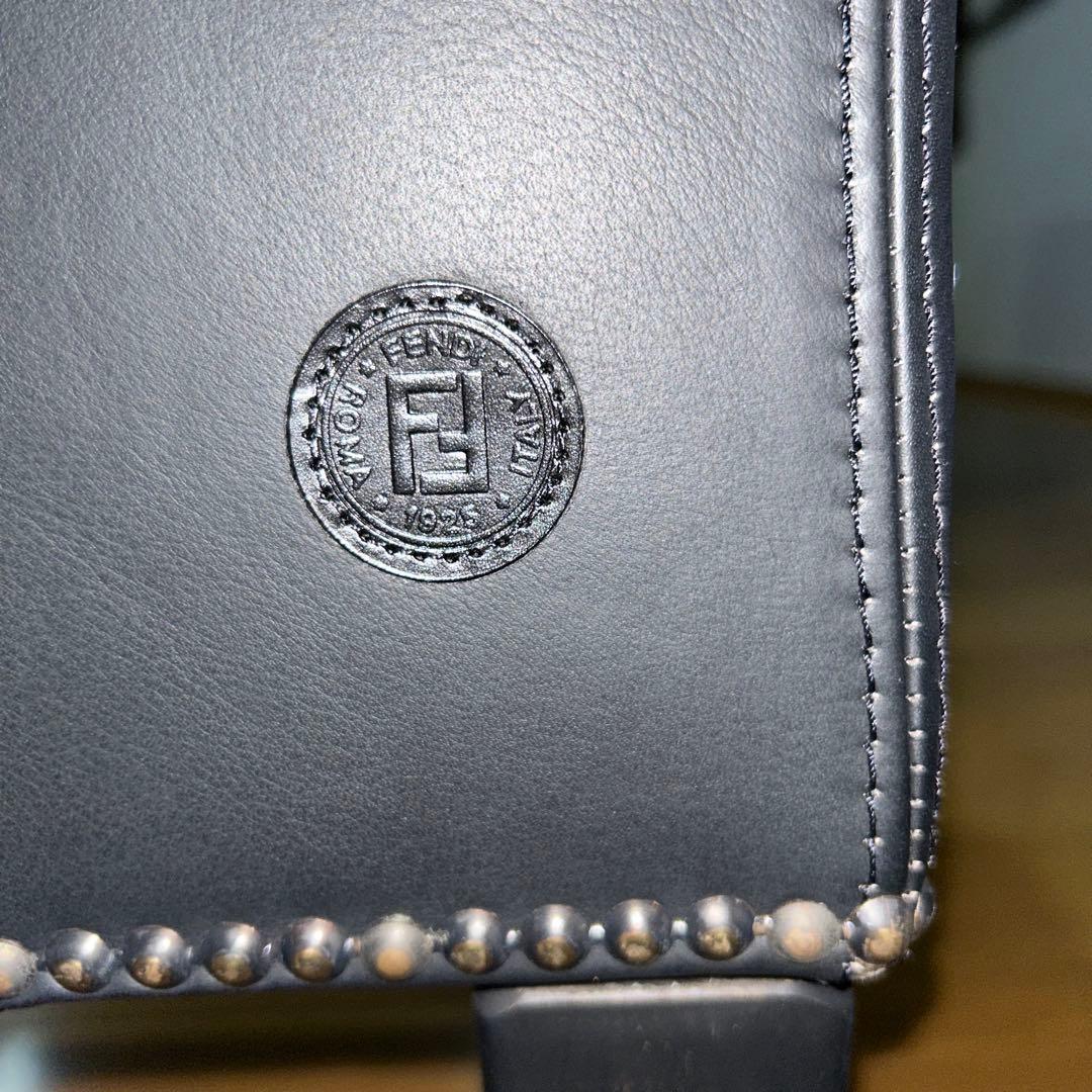 FENDI（フェンディ）革張りソファー