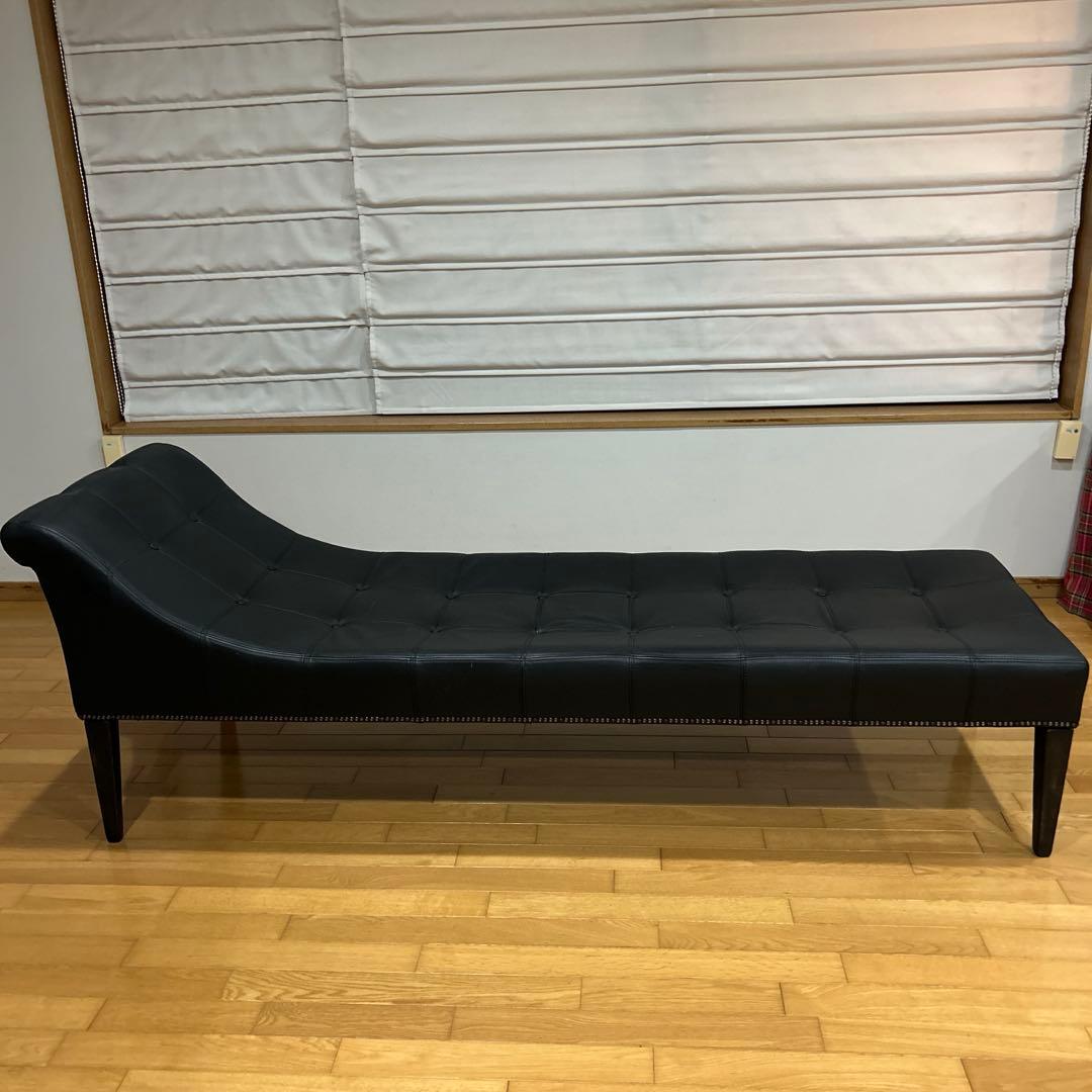 FENDI（フェンディ）革張りソファー