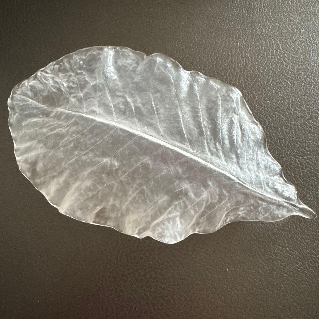 希少、新品未使用】田聡美 クリスタルガラス 葉皿 - メルカリ