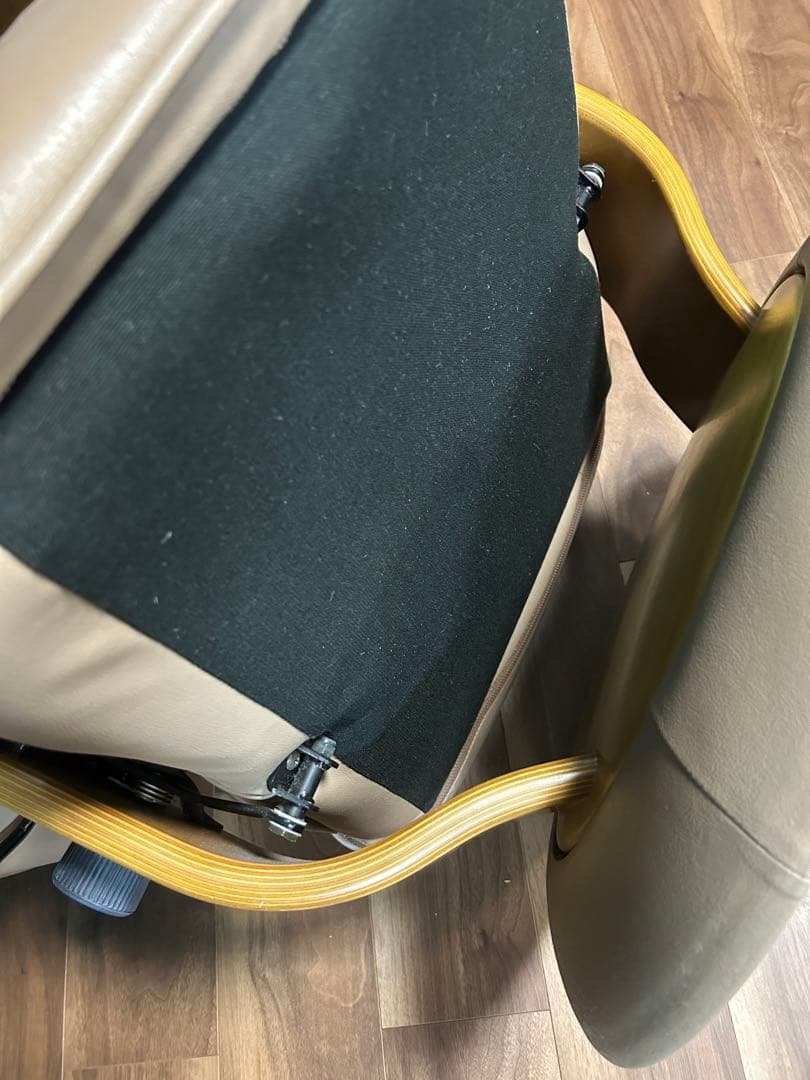 カリモク.リクライニングチェアー