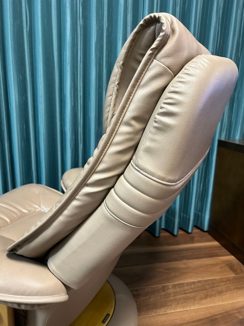 カリモク.リクライニングチェアー