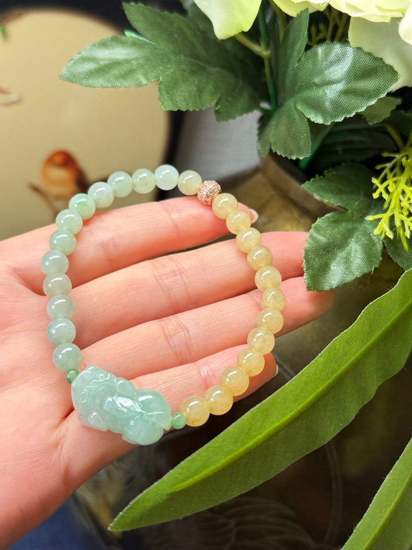 新作‼️ミャンマー産本翡翠　金運アップ⤴️貔貅様＆双色翡翠ブレスレット