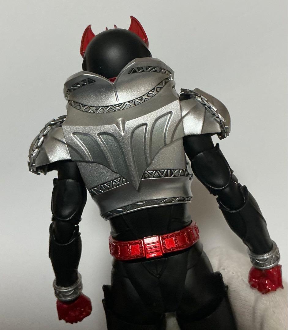 【中古】S.H.Figuarts 真骨彫製法 仮面ライダーキバ キバフォーム