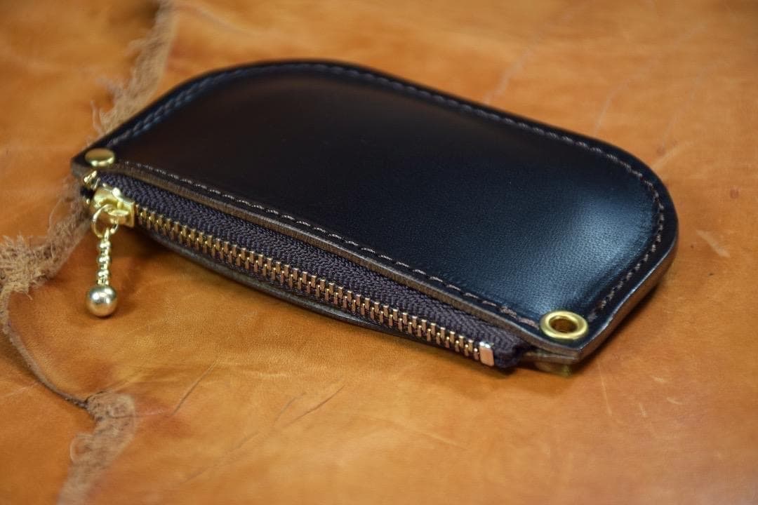 MARYAM社 ホースバット 小銭入れ コインケース 馬革 黒 茶芯 - メルカリ