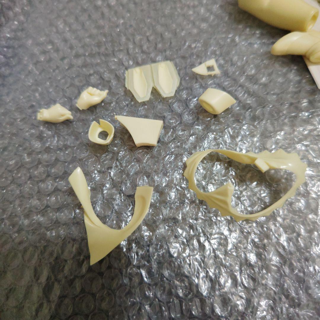 スクライド　シェリス・アジャーニ　ガレージキット　未組立