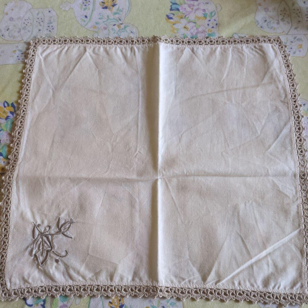 美品 テーブルクロス 約62cm四角 刺繍、縁取りレース ナプキン4枚付