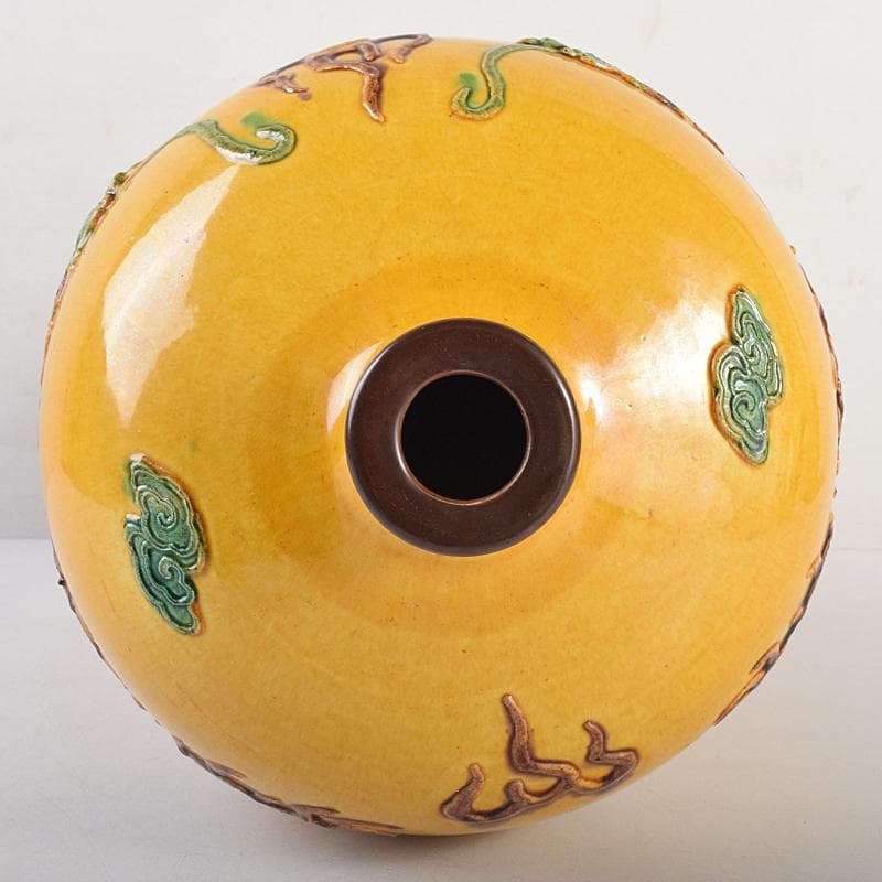 中国 黄地 貼雲龍文 梅瓶 時代箱付 M R8821B - メルカリ