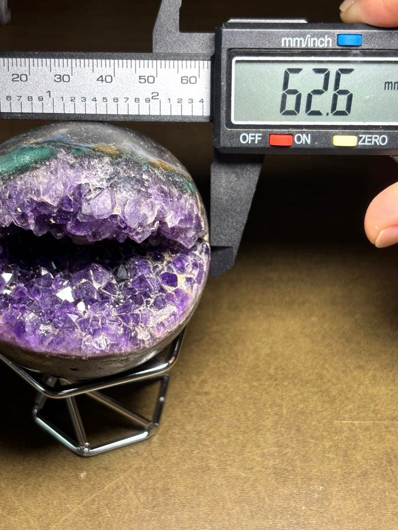 ウルグアイ産　アメジスト　笑口　スフィア　置物縦63.4×横62.6㎜（新品）