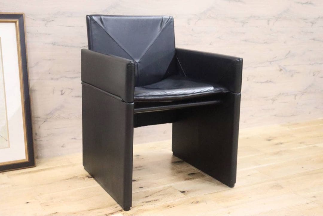 GMGK341B○Artfort / アーティフォート イージーチェア 黒 本革