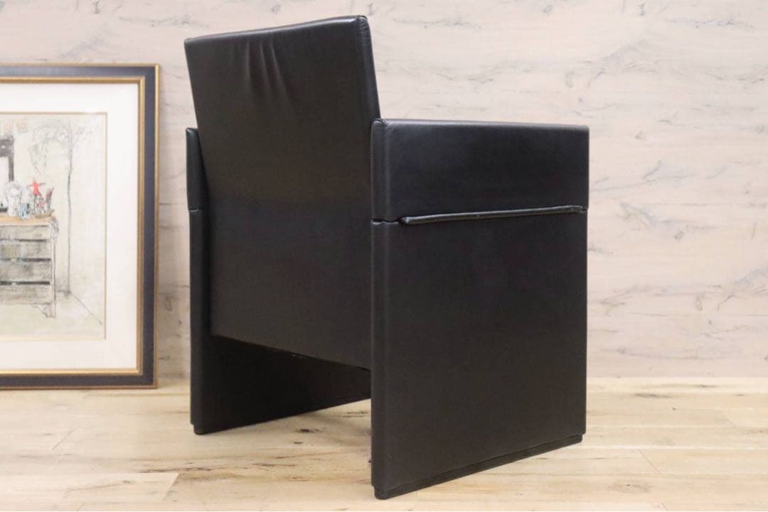 GMGK341B○Artfort / アーティフォート イージーチェア 黒 本革