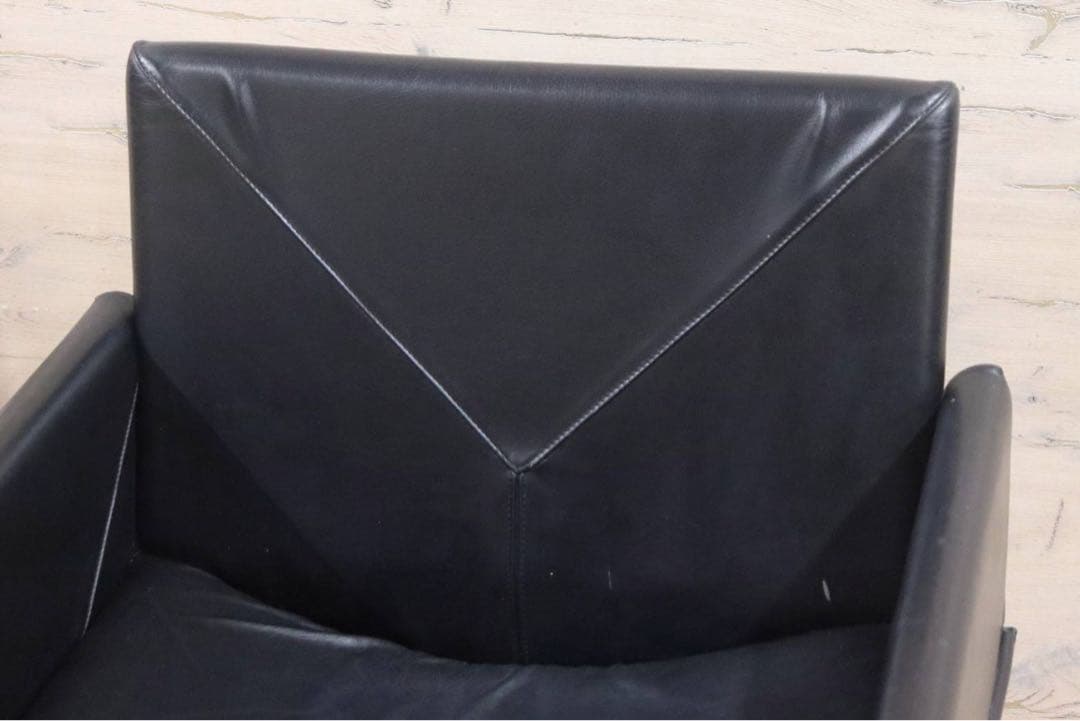 GMGK341B○Artfort / アーティフォート イージーチェア 黒 本革