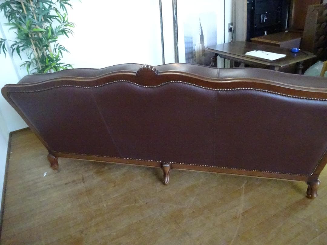 澤村　カリモク　　本革　鋲打ち　猫脚　トリプルソファ　3Pソファ　美品　②