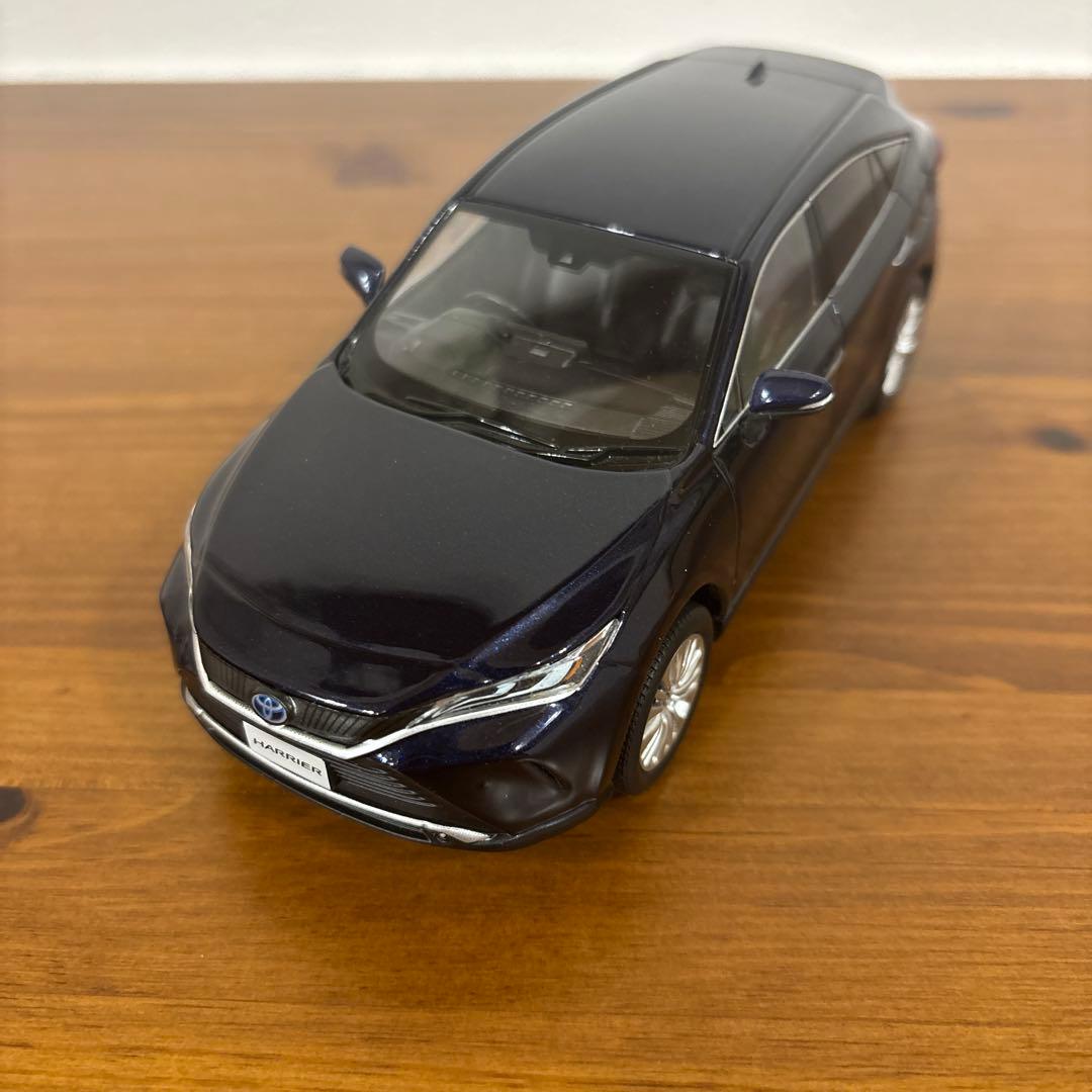 非売品】トヨタ 80系 ハリアー カラーサンプル ミニカー - メルカリ