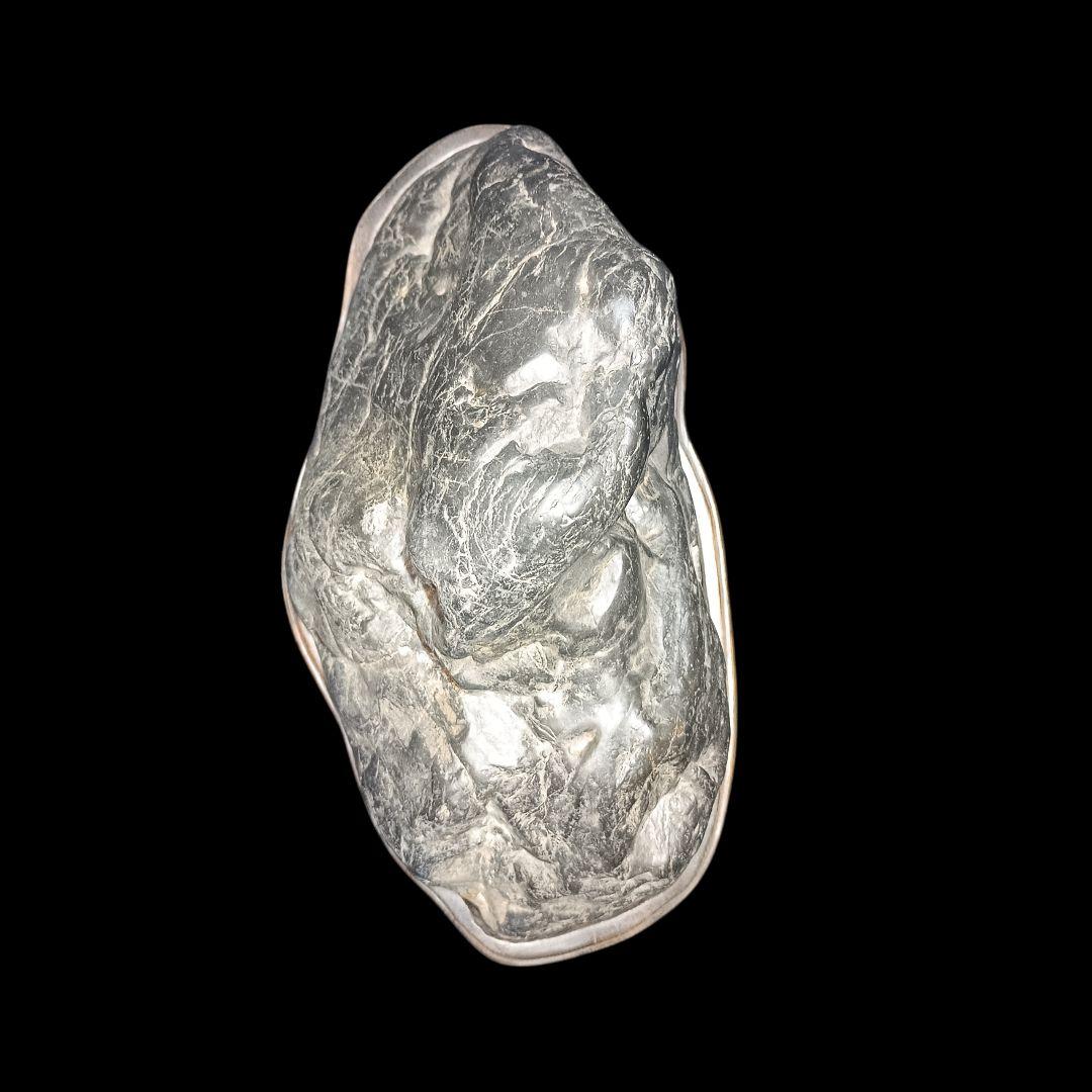 神居古潭石 自然石 水石 鑑賞石 木製台座付き 4.6㎏ - メルカリ