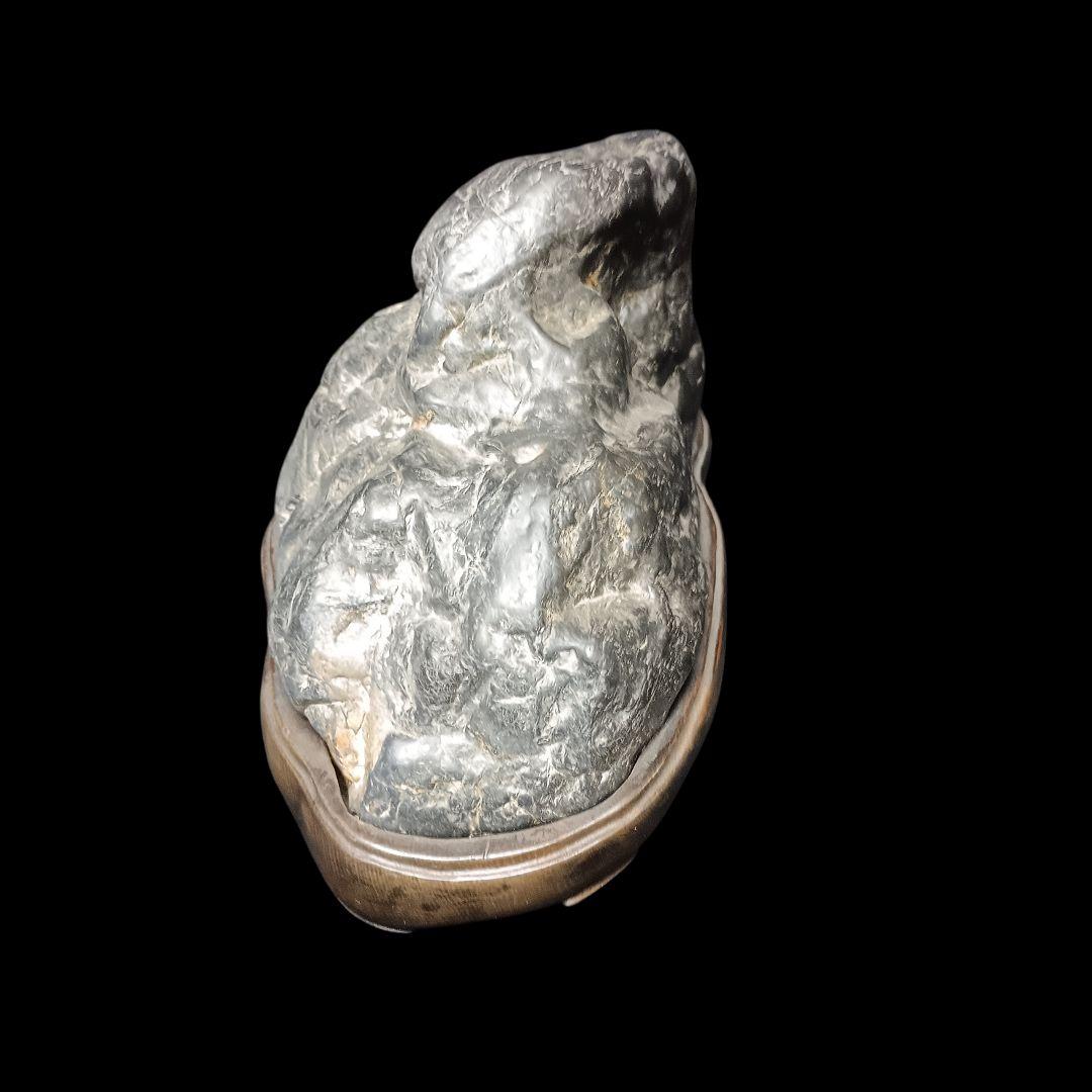 神居古潭石 自然石 水石 鑑賞石 木製台座付き 4.6㎏ - メルカリ