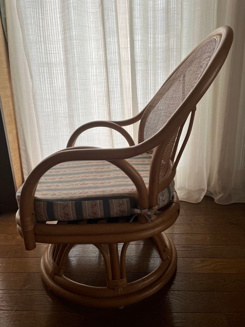 ラタンチエア回転椅子