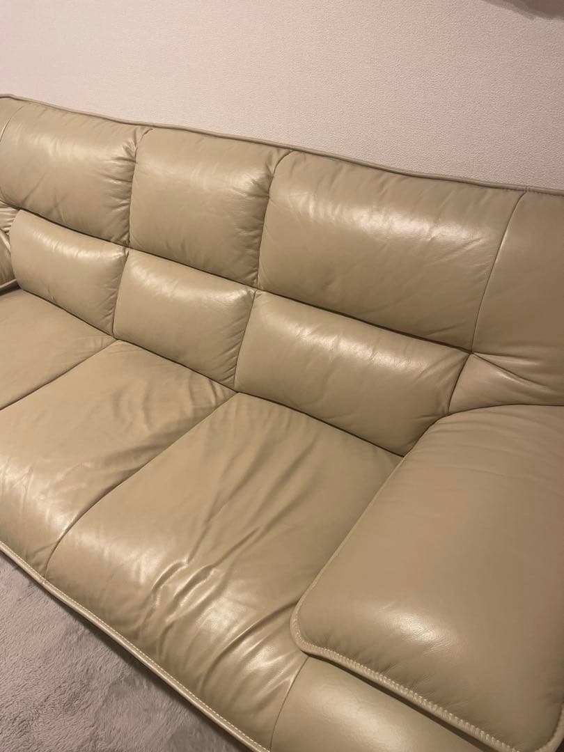 《送料込み》ニトリ　ソファー　レザー　ベージュ　3人掛け　ロゾKD BE 革製