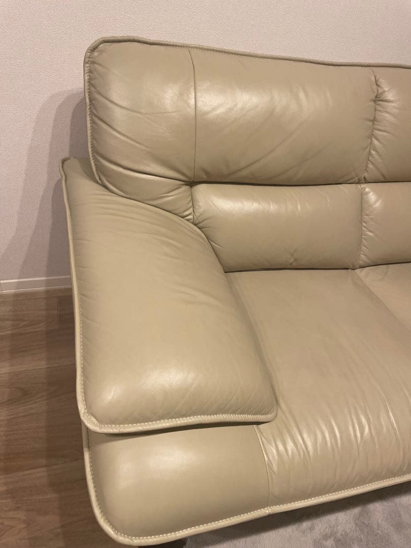 《送料込み》ニトリ　ソファー　レザー　ベージュ　3人掛け　ロゾKD BE 革製