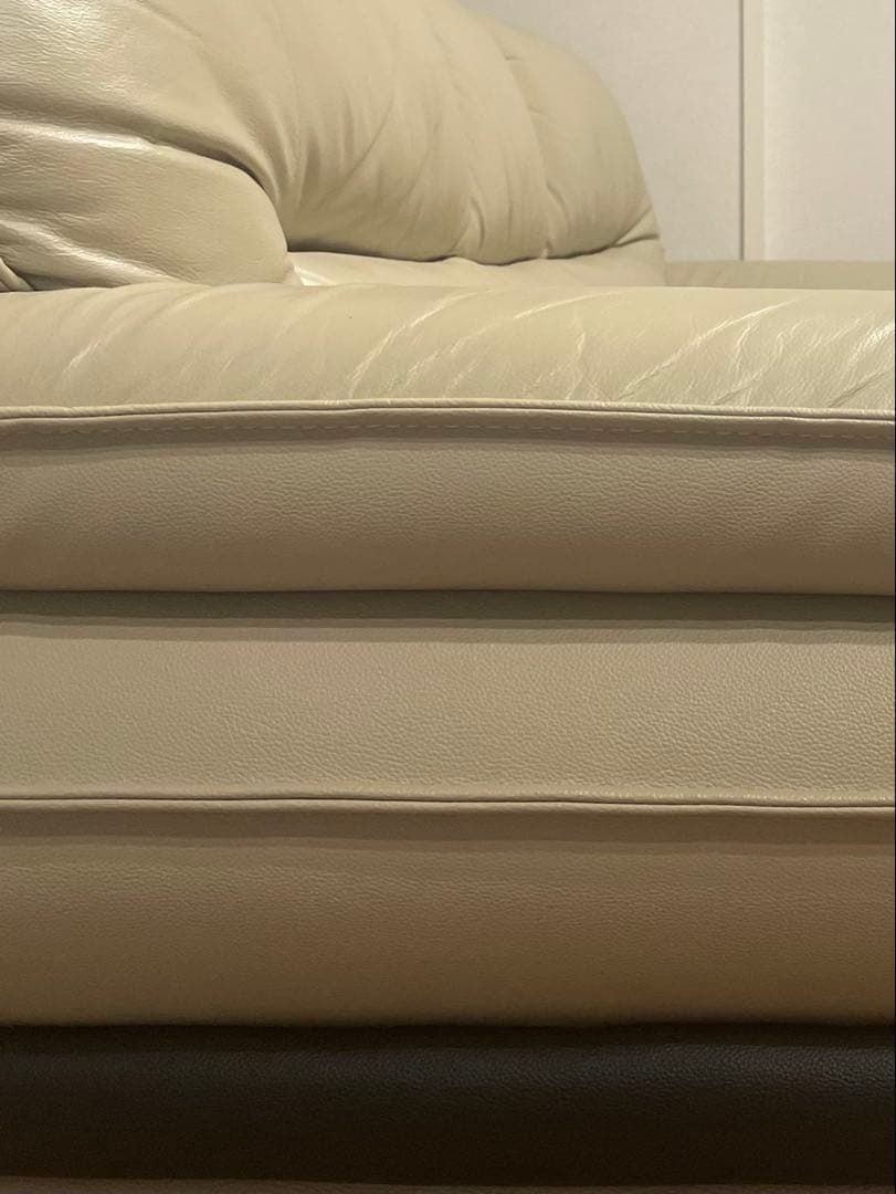 《送料込み》ニトリ　ソファー　レザー　ベージュ　3人掛け　ロゾKD BE 革製