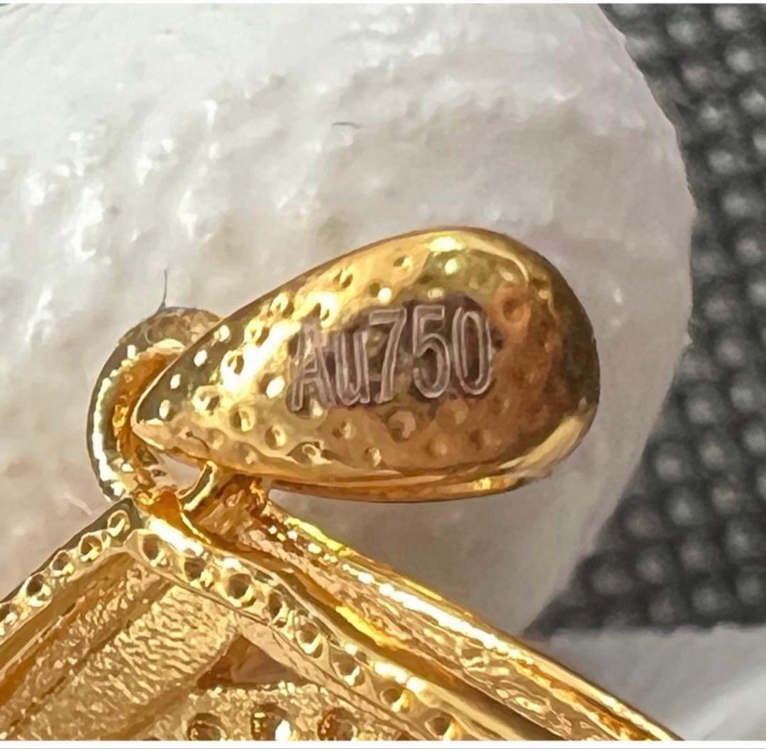 観世音菩薩彫り18k高氷種藍水翡翠　スカイブルーのペンダントトップ　鑑定書付き