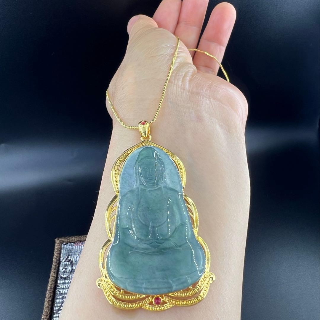 観世音菩薩彫り18k高氷種藍水翡翠　スカイブルーのペンダントトップ　鑑定書付き