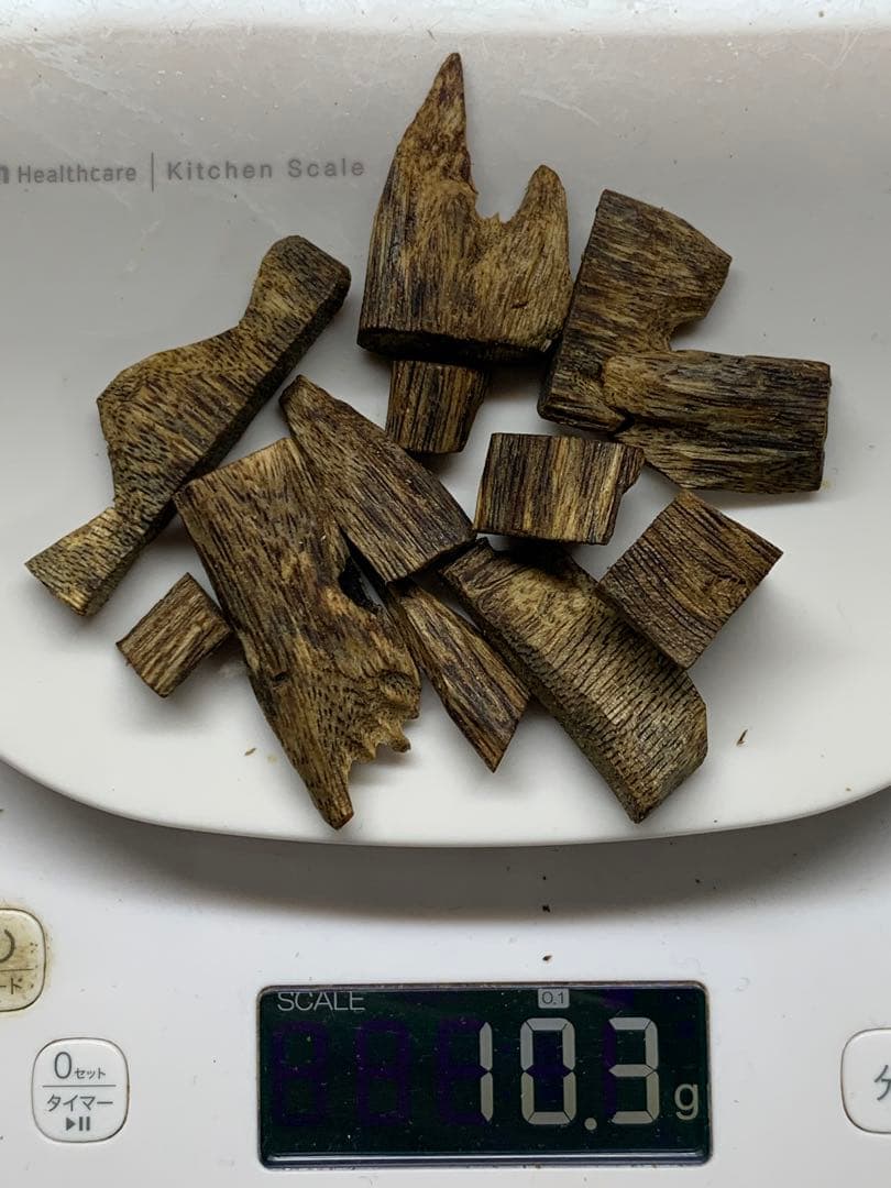 極上緑油伽羅 沈香原木 香木 重さ:10.3g