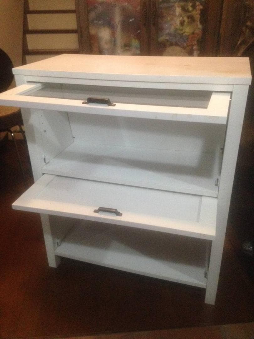 保健室にあったような白いキャビネット昭家具チェスト収納棚ラック白ホワイトガラス扉