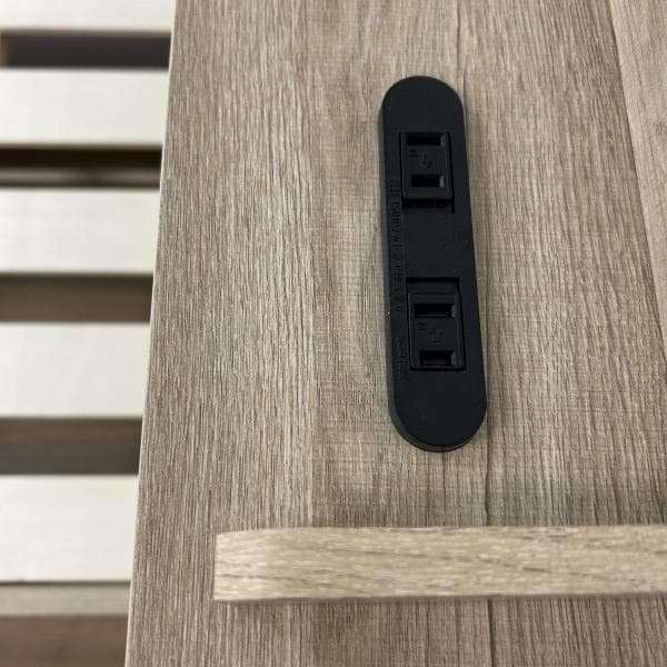 【新品】宮付き　引き出しのある木製セミダブルベッドOK　コンセント付き