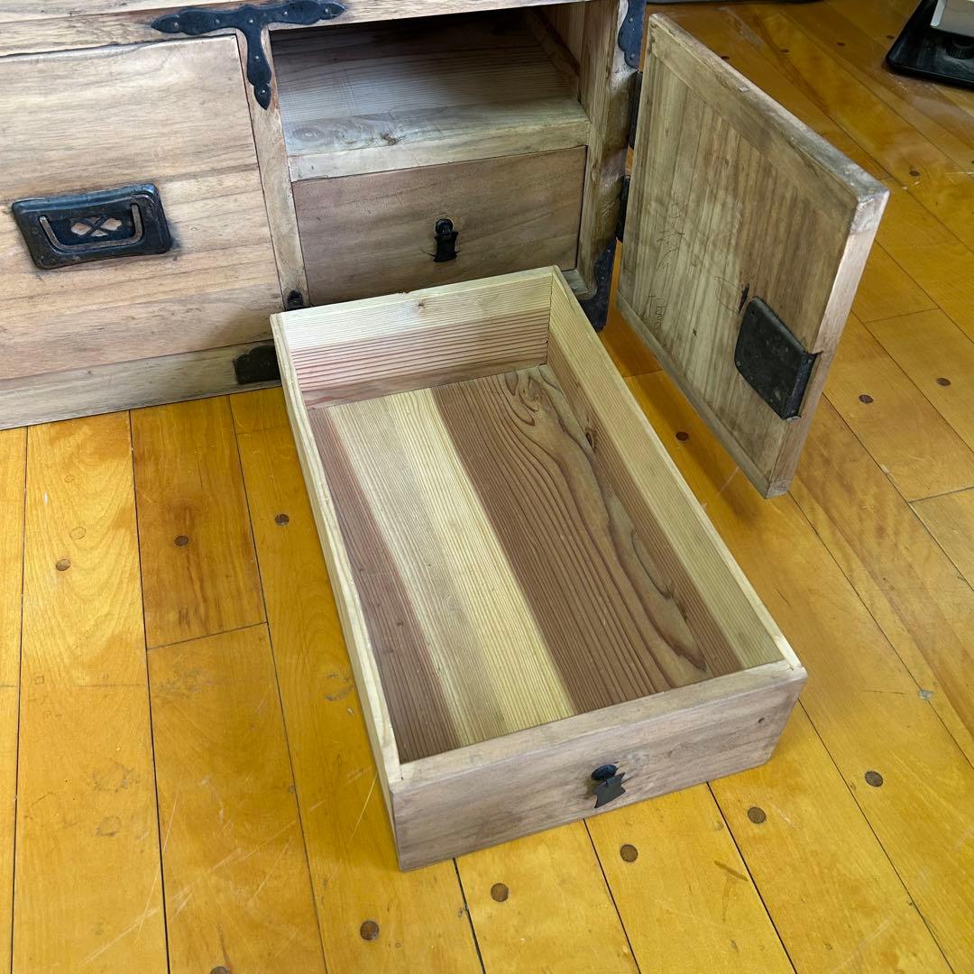 古箪笥(たんす) 店舗什器　棚　b