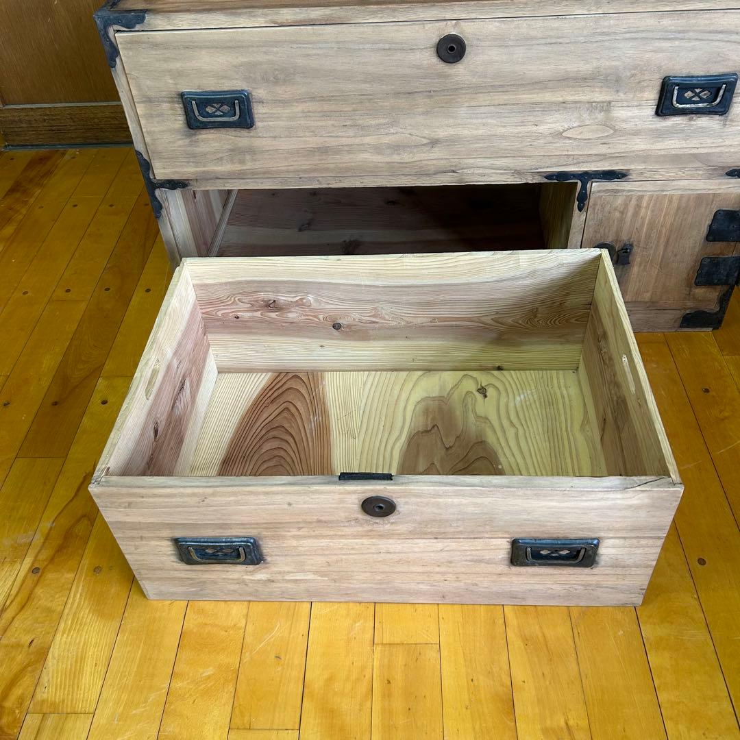 古箪笥(たんす) 店舗什器　棚　b