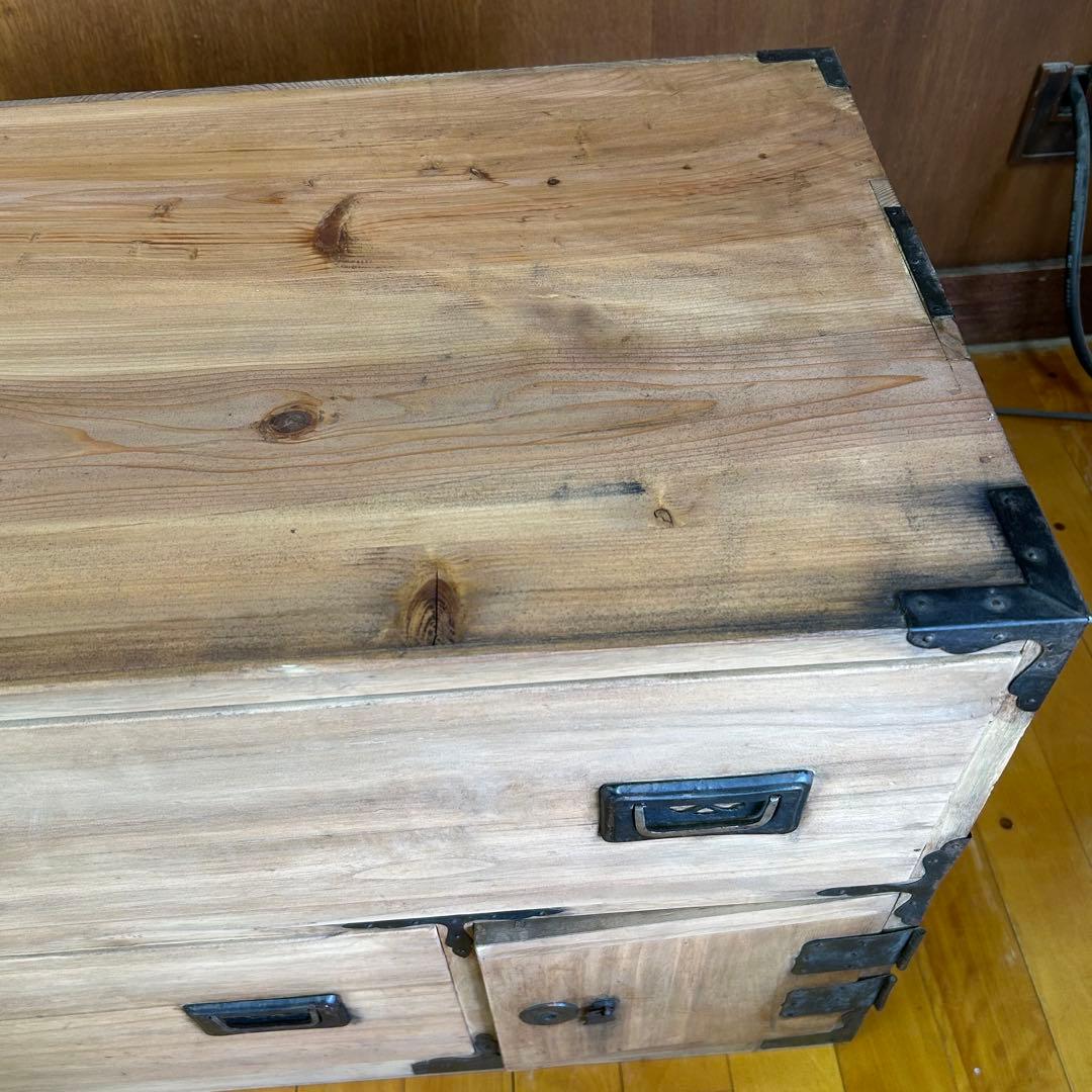 古箪笥(たんす) 店舗什器　棚　b