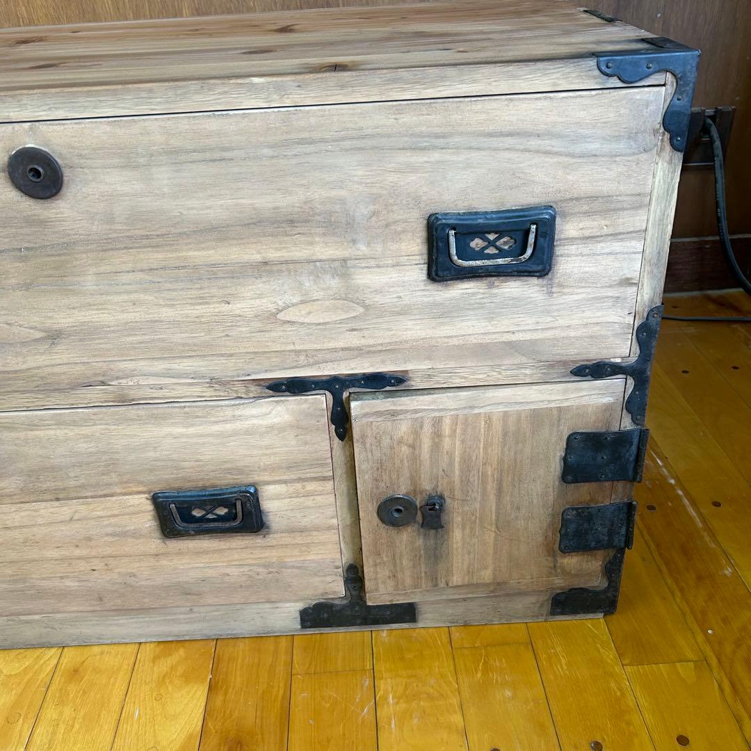 古箪笥(たんす) 店舗什器　棚　b