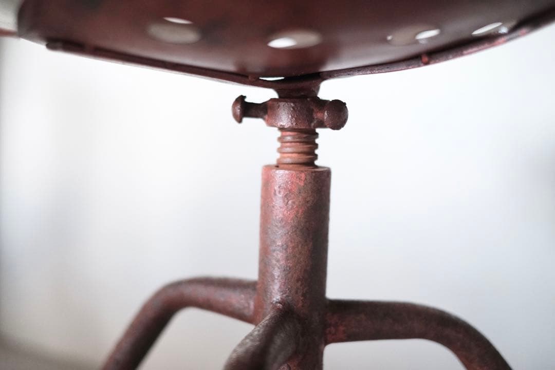 ビンテージ アイアン トラクタースツールアンティークアメリカインダストリアル椅子