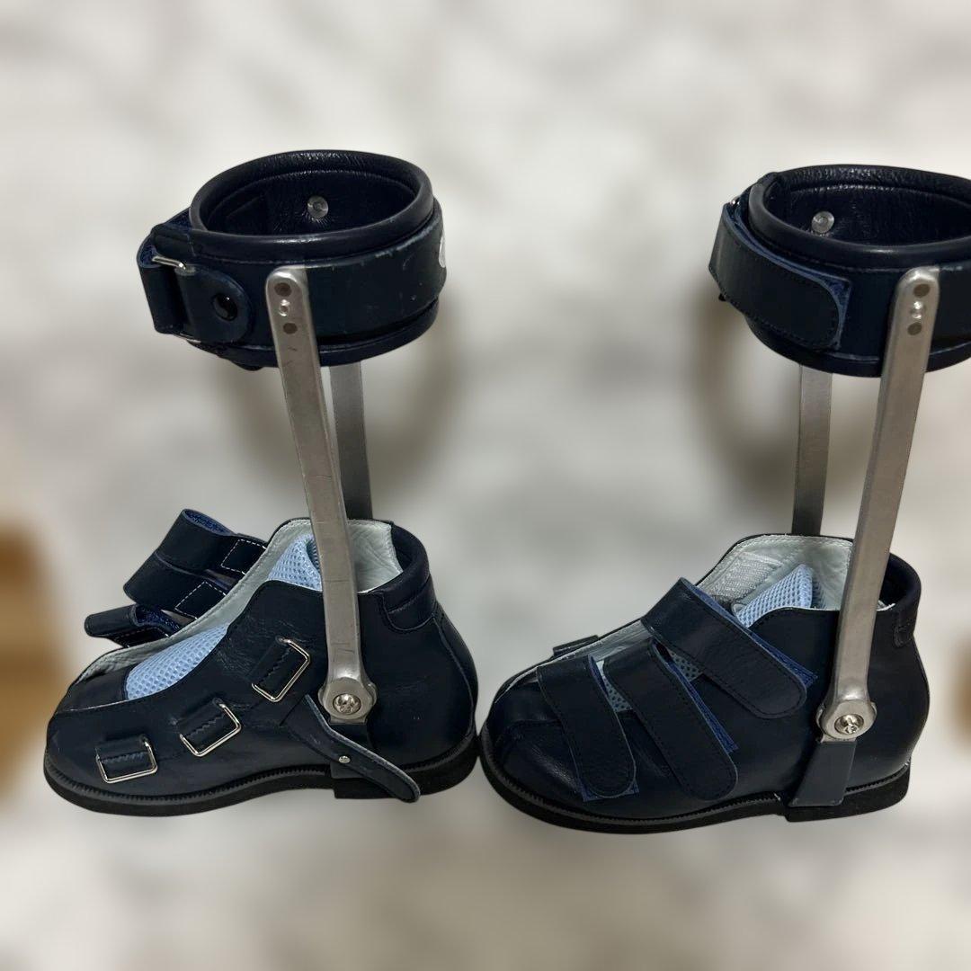 下肢装具　リハビリ　19〜20センチ　短下肢装具　PT