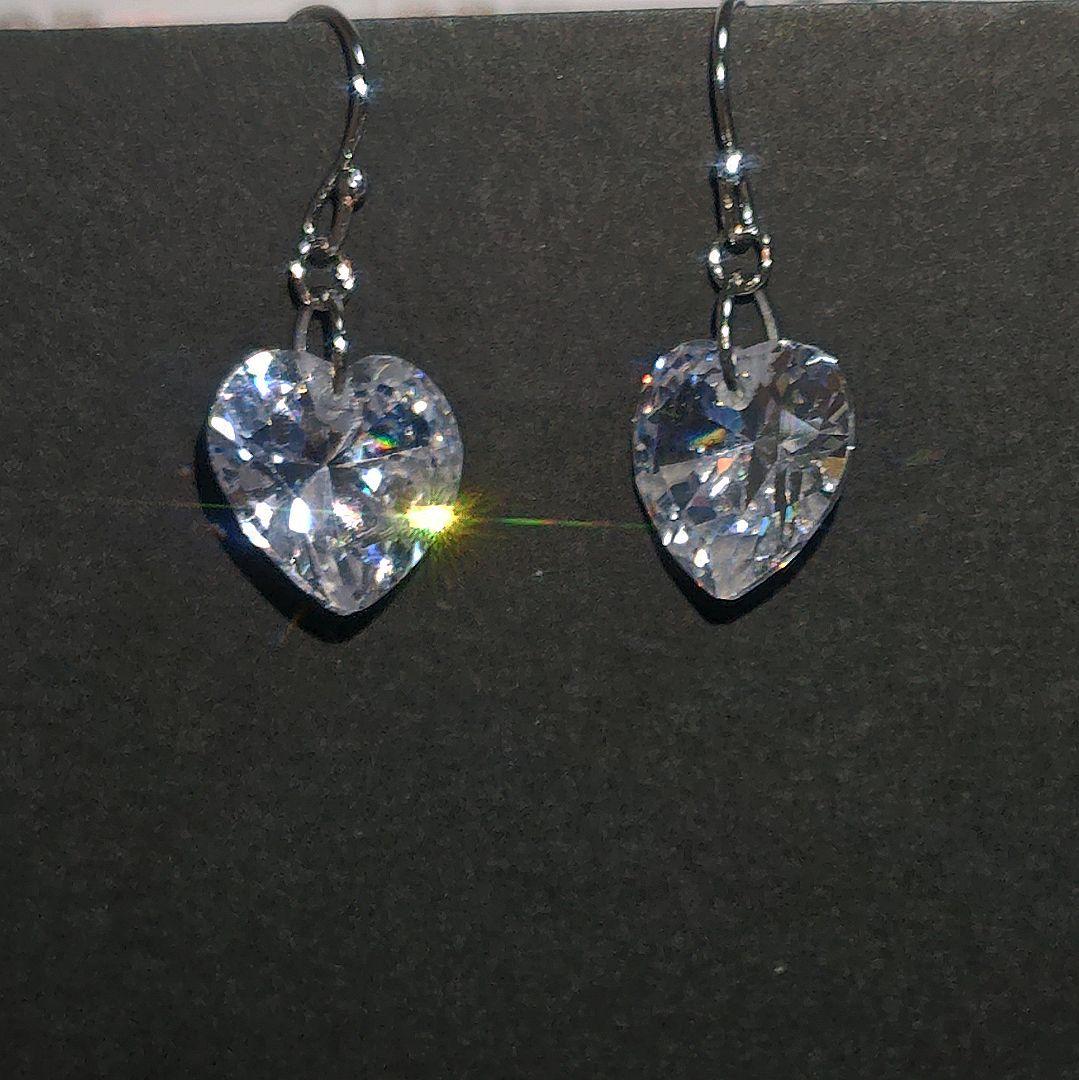 【423】キラキラハートのピアス／イヤリング／スワロフスキービーズ
