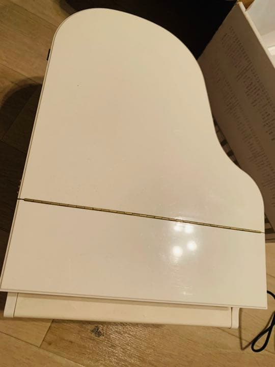 美品　グランドピアニスト　ホワイト