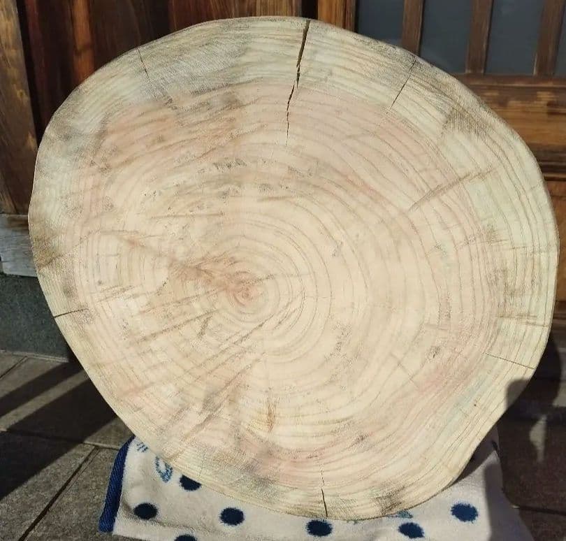 【H-102】 ヒノキ　檜　丸太　椅子　イス　テーブル　花台　飾り台　送料無料