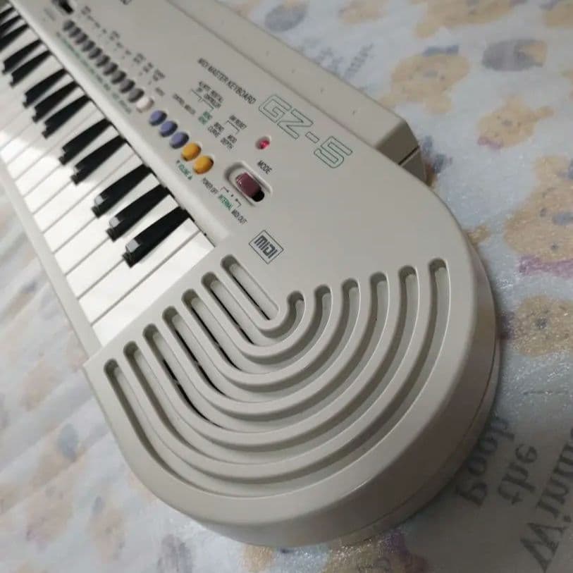 カシオ・MIDIキーボード 「 GZ-5 」純正ACアダプター付き