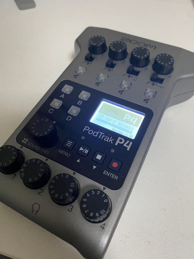ZOOM PodTrak P4 レコーダー　ポッドキャスト