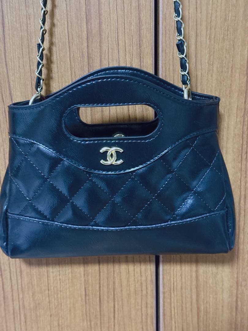 CHANEL 新品ノベルティ　 ショルダーバッグ　ゴールドチェーン　ブラック