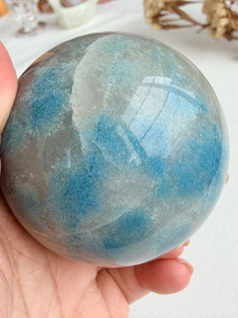 ☆癒し系天然石☆優しい水色を楽しめるトロレアイトスフィアΦ64mm