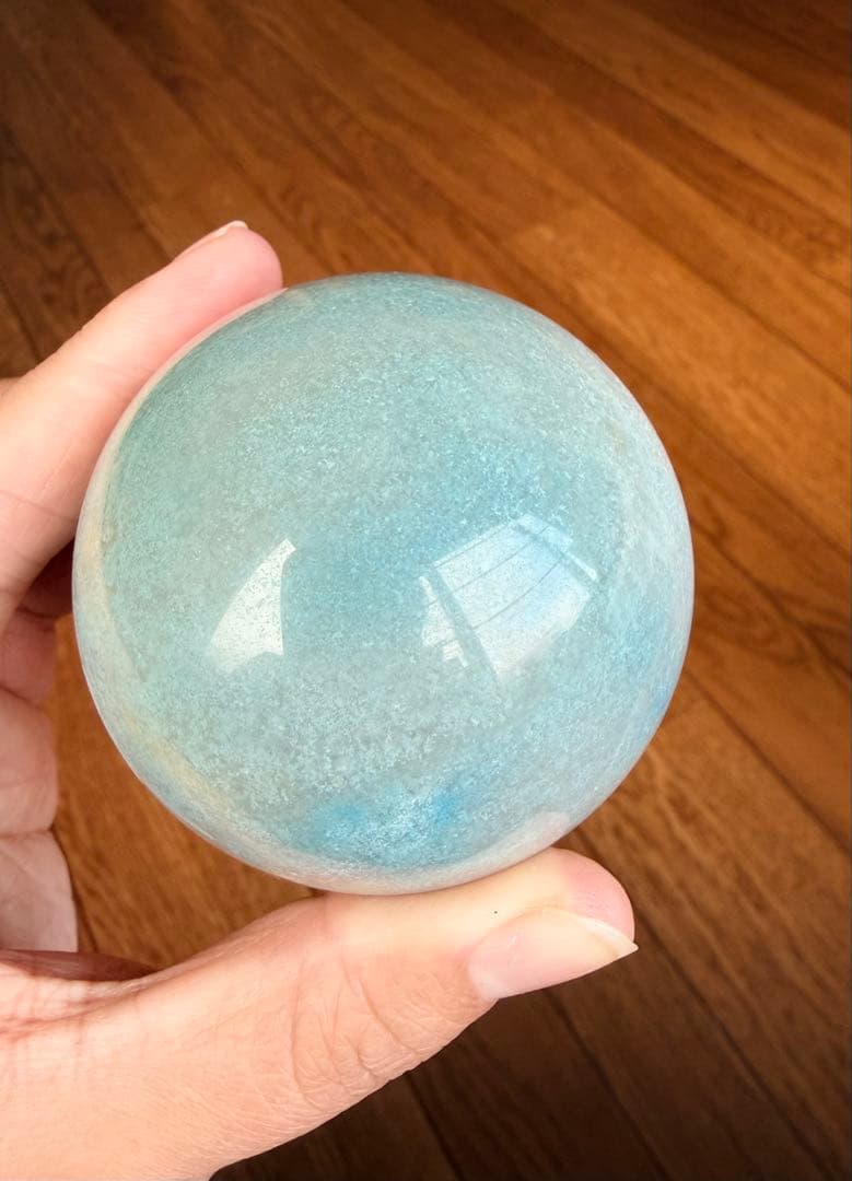 ☆癒し系天然石☆優しい水色を楽しめるトロレアイトスフィアΦ64mm