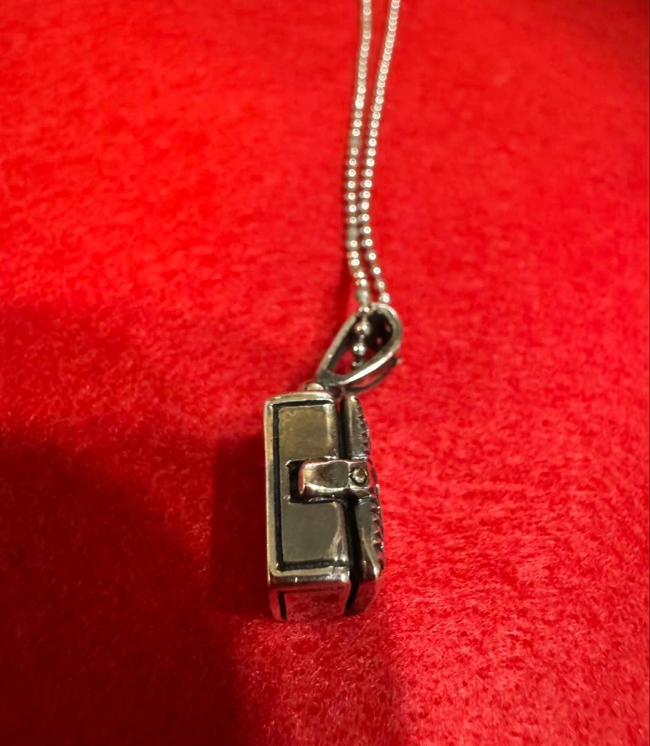シルバー 装飾的ロケットペンダント ネックレス