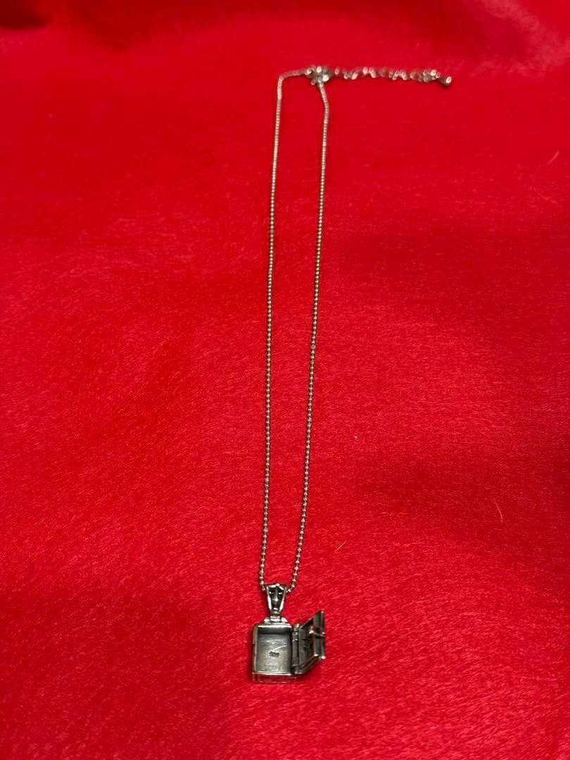 シルバー 装飾的ロケットペンダント ネックレス