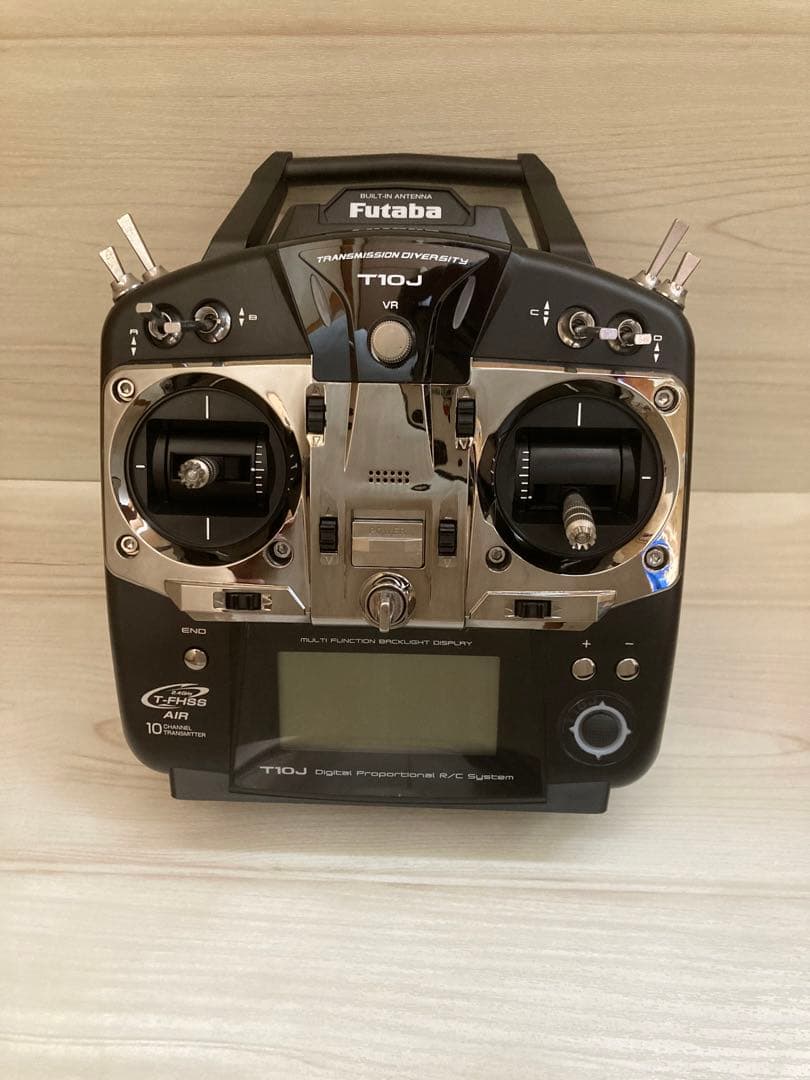 Futaba T10JFutaba T10J 10チャンネル R/C送信機 受信機付き