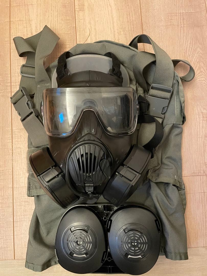 米軍放出 AVON M50ガスマスク 替えフィルター、 収納バッグ付き S23 米