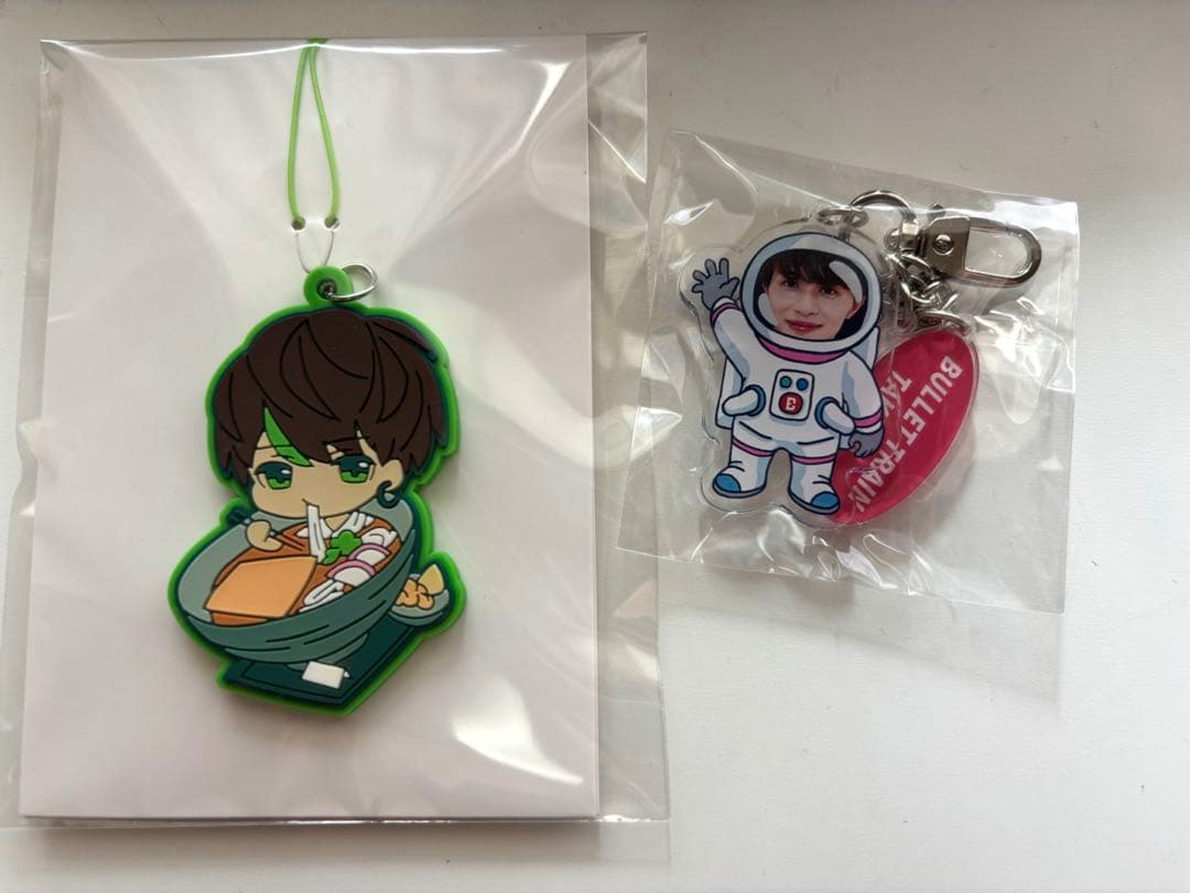 超特急 グッズ まとめ売り ペンライト 生写真 パンフレット タオル アクキー