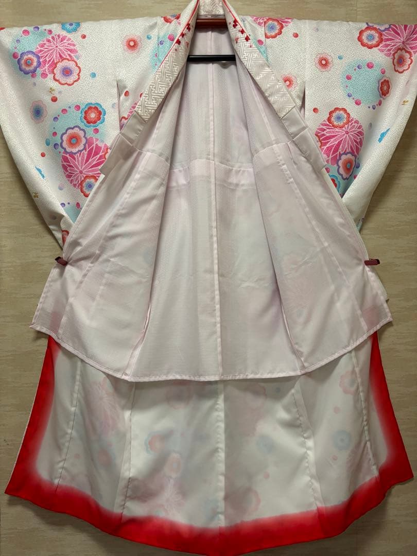 七五三　女の子着物　白と水色　クレージュ　ピンク　梅　ダリア　日本製