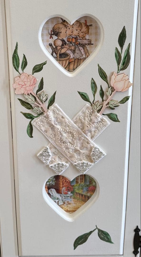 可愛いハート型窓付き木製キャビネット