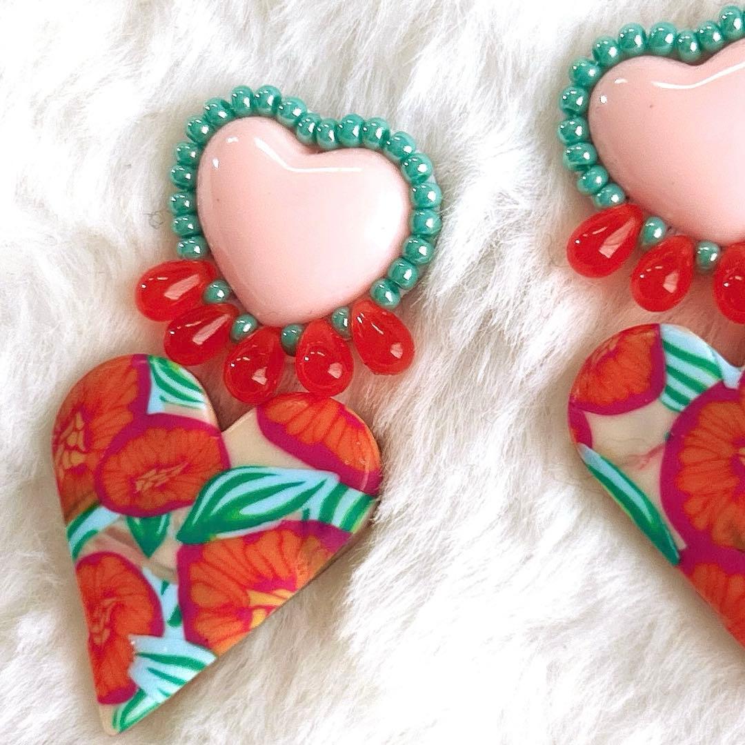 ハート ×花柄ポリマークレイ★ピアス✳︎イヤリング　ピンク/ルビーオレンジ